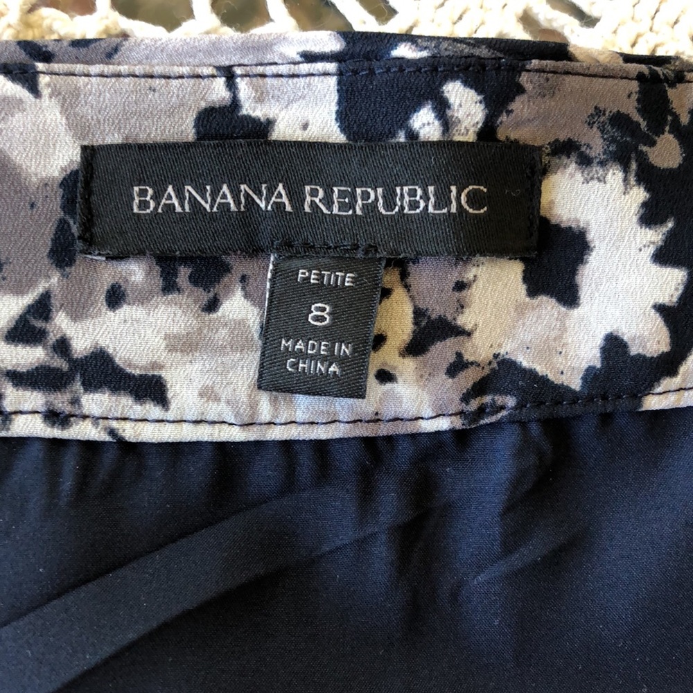 Banana Republic Faux Wrap Short Skirt Fully Lined - Picture 4 of 6